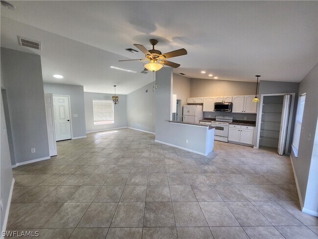 Foto del edificio - 4126 SW 8th Pl