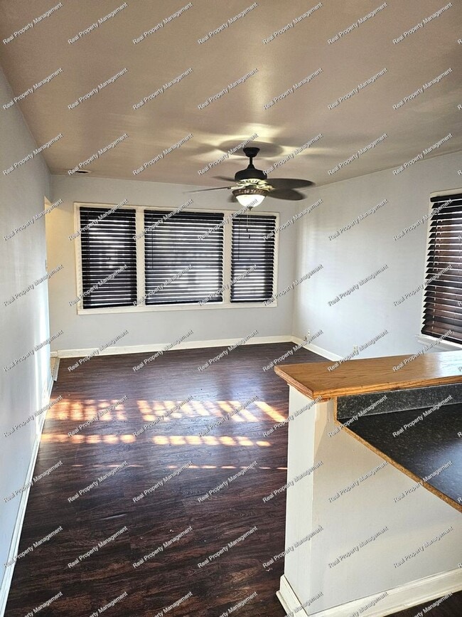 Building Photo - Three Bedroom Ranch located in Hobart!