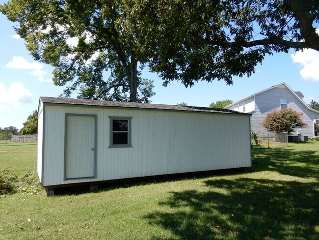 Foto del edificio - 502 Bloomfield Ct