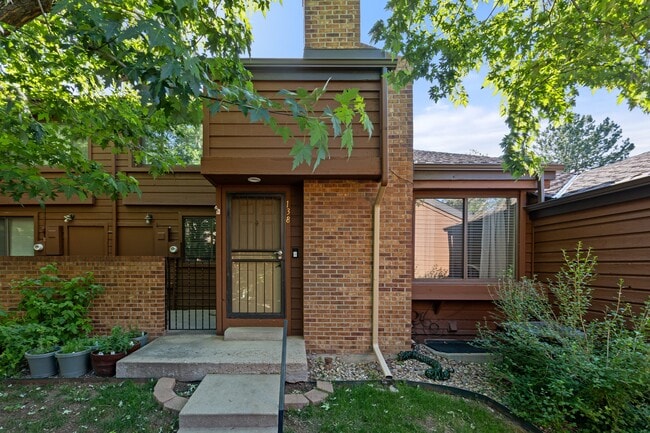 Building Photo - 2685 S Dayton Way