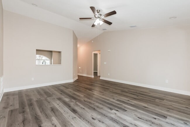 Foto del edificio - 306 Carriage Crossing Cir