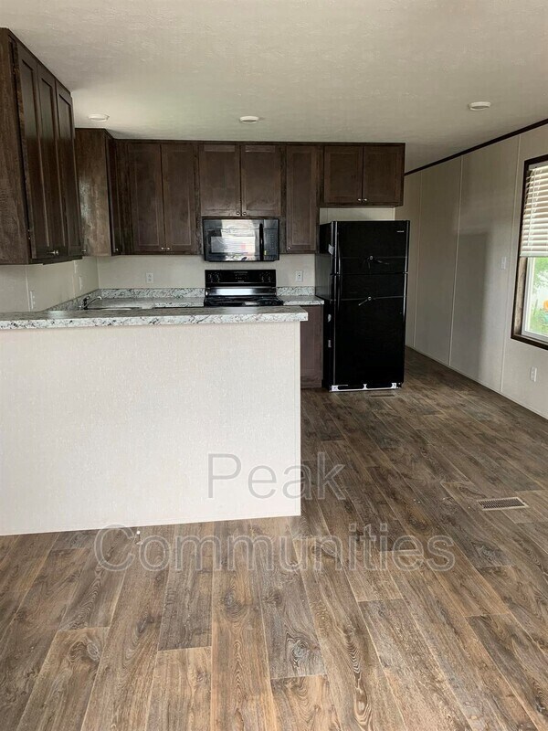 Foto del edificio - 8050 Daymist Dr