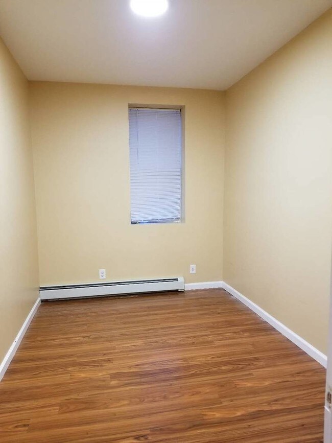 Foto del edificio - 2851 Cropsey Ave