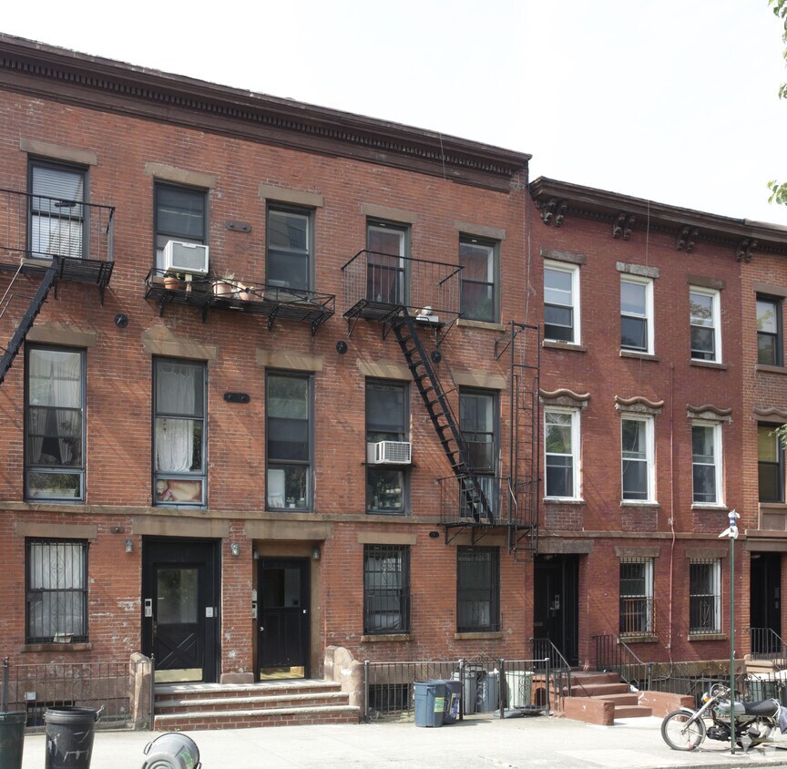 Foto del edificio - 150 Degraw St