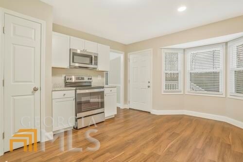 Building Photo - 2404 Hillboro Cir S W