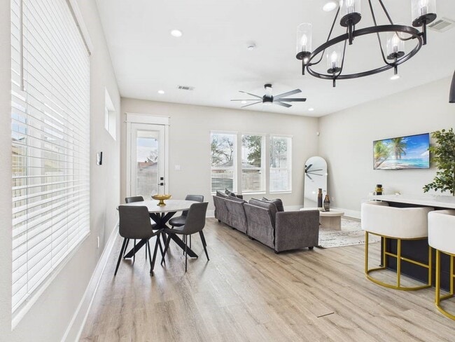 Foto del edificio - 6310 Norland St