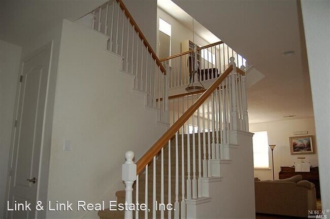 Building Photo - 5 br, 3 bath House - 412 Lani Court