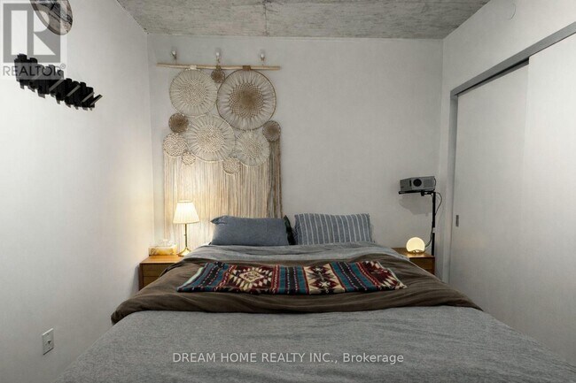 Photo du bâtiment - 608 Richmond St W