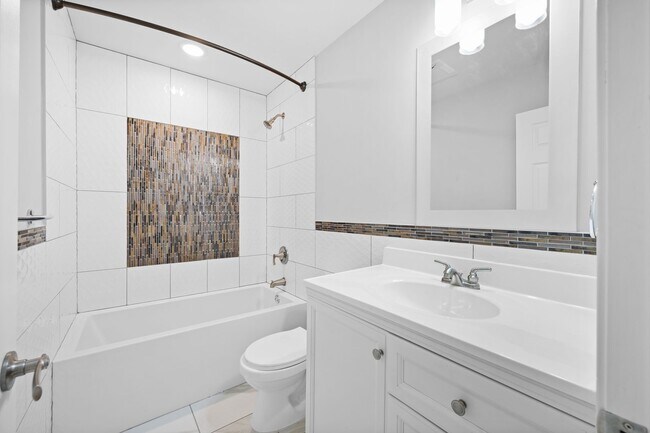 Foto del edificio - 6940 Torresdale Ave