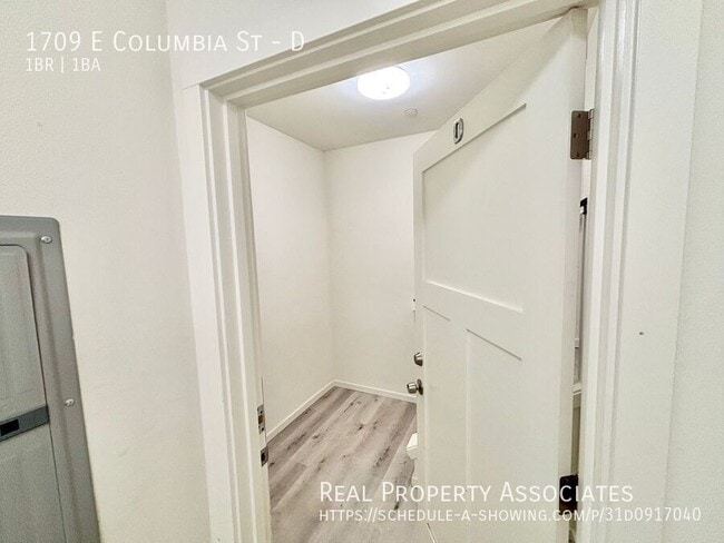 Building Photo - 1709 E Columbia St