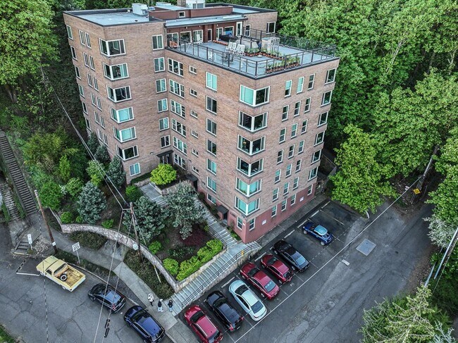 Building Photo - View