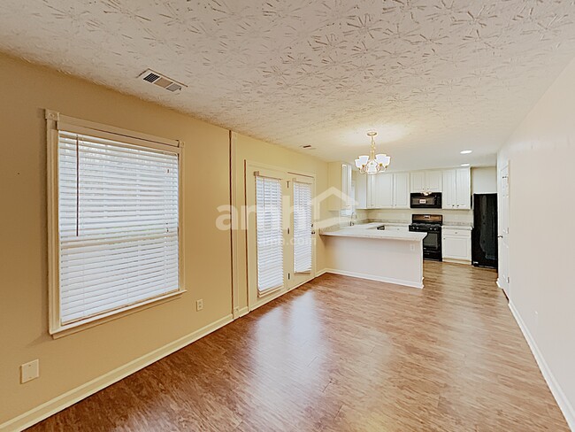 Building Photo - 327 Meadows Ln