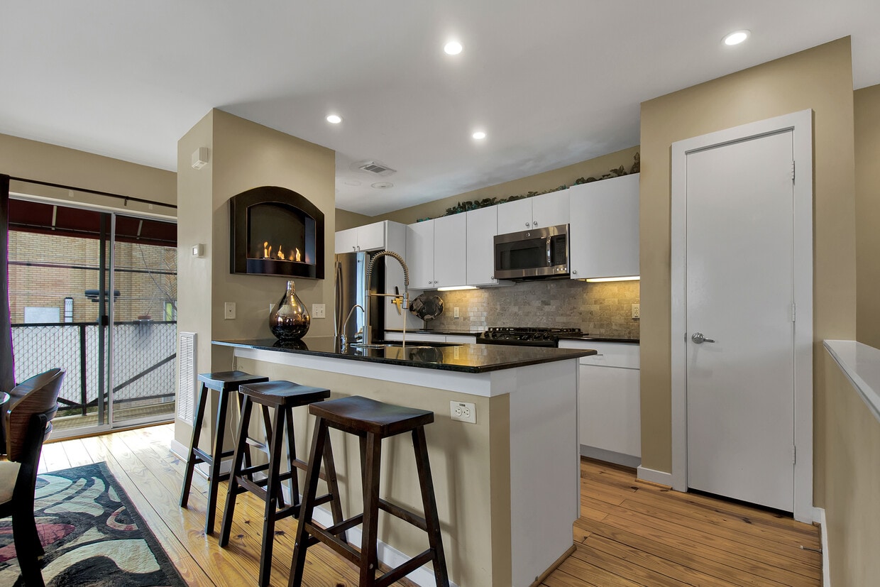 1222 Crosby St, Houston, TX 77019 House for Rent in Houston, TX