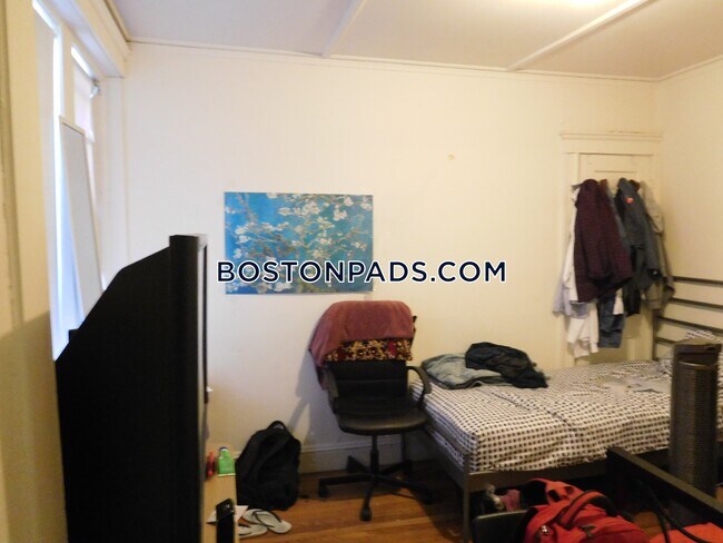Building Photo - 1179 Boylston St
