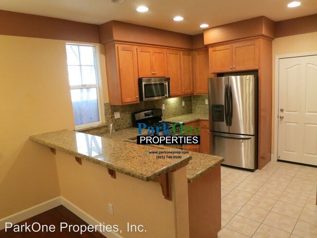 Building Photo - 4 br, 2.5 bath House - 306 Hamlin Loop