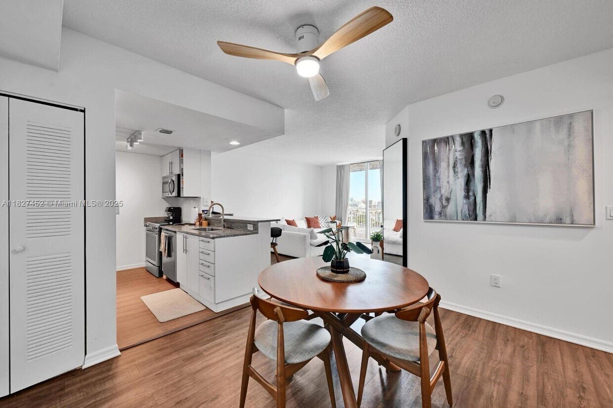 Foto principal - 275 NE 18th St