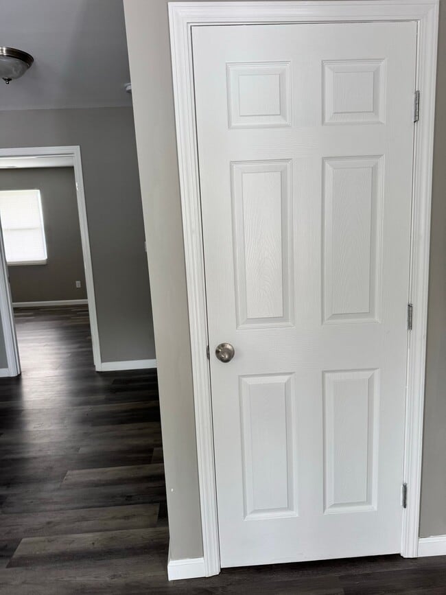 Building Photo - 113 Sandstone Ct