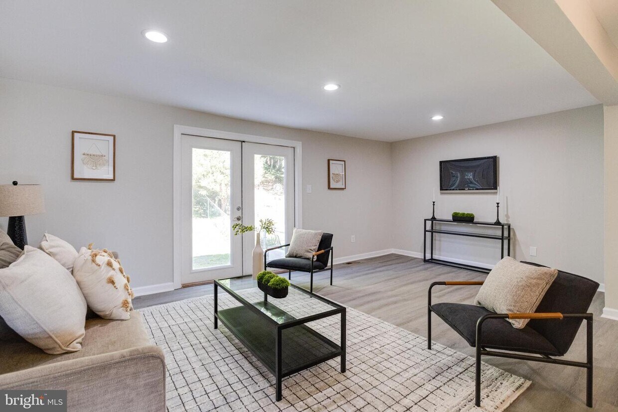 9226 Throgmorton Rd, Parkville, MD 21234 Townhome Rentals in