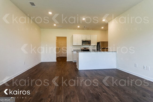 Foto del edificio - 202 Long Is Dr