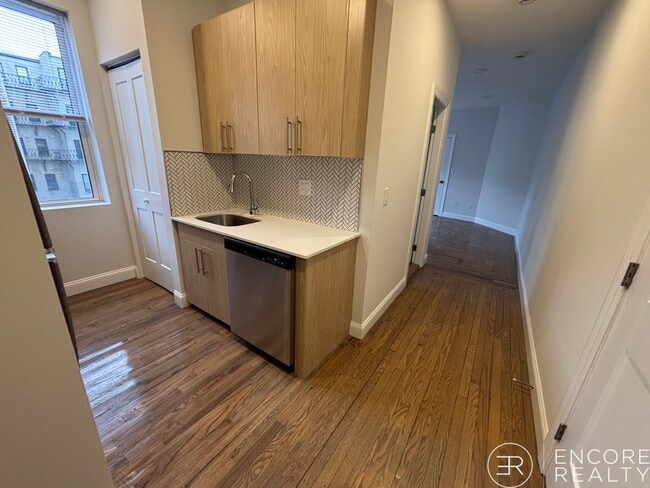 Building Photo - 16 Queensberry St