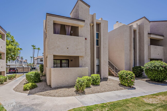 Building Photo - 7510 E Thomas Rd