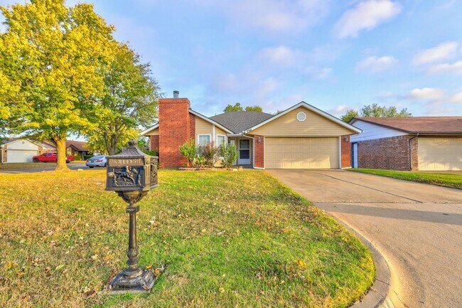 Foto del edificio - 3 Bed 2 Bath in OKC!