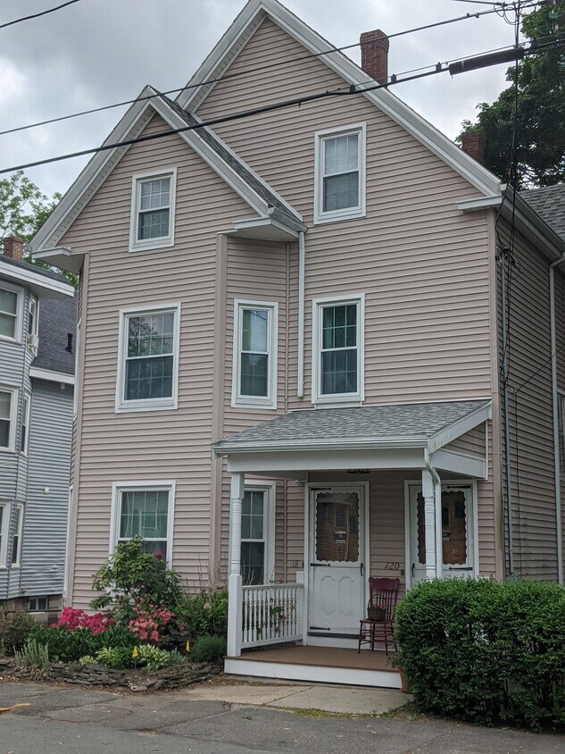 118 Cedar St, Haverhill, MA 01830 Apartments in Haverhill, MA