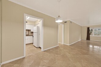 Building Photo - 2600 Bellefontaine