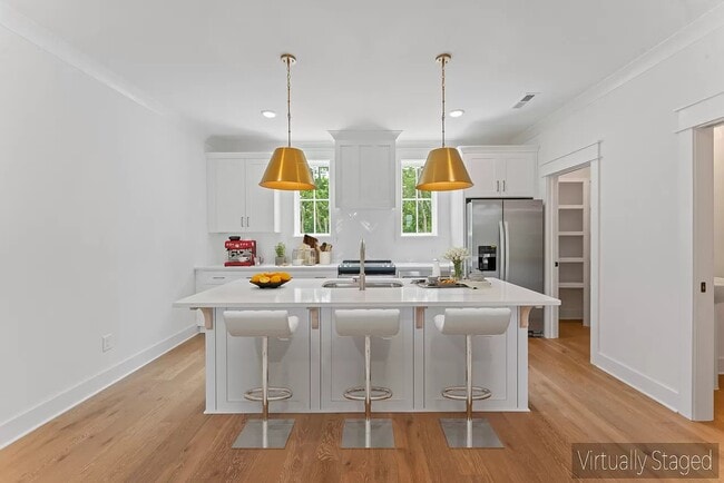 Foto del edificio - 2033 Maple Vw Ln