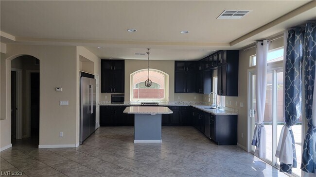 Building Photo - 6593 Mountain Spirit Ct