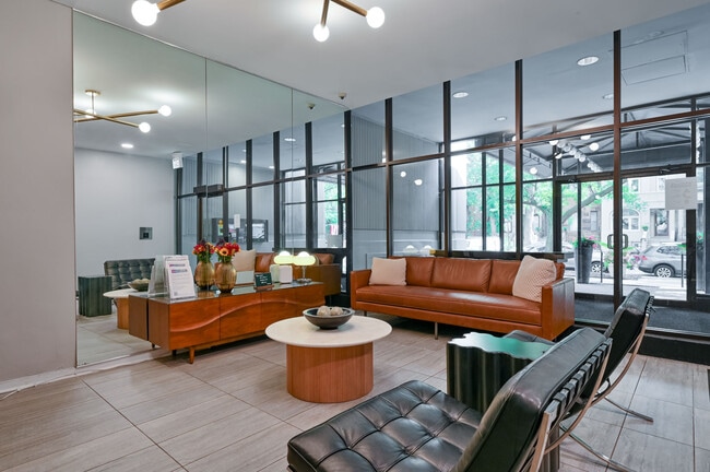 Building Photo - 2728 N Hampden Ct