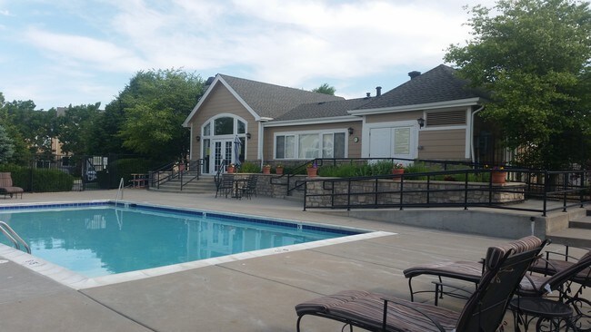 Piscina - 2971 W 119th Ave