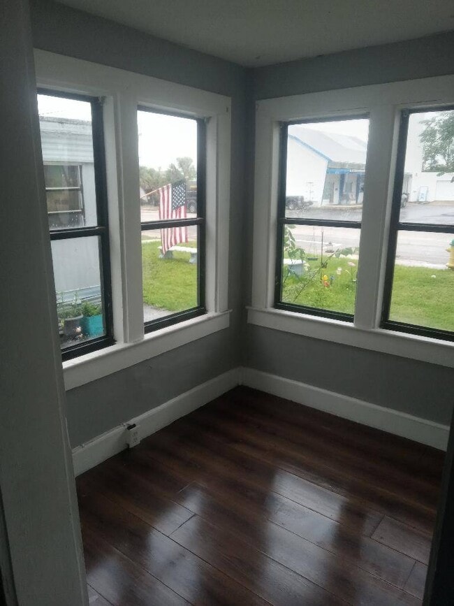 Foto del edificio - 622 N Beach St