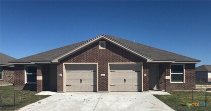 Building Photo - 2424 FM 1113