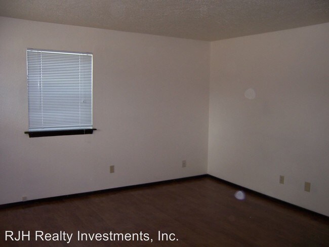 Building Photo - 227-229 S Findlay Ave
