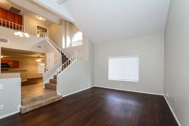 Building Photo - 102 Montclair Dr