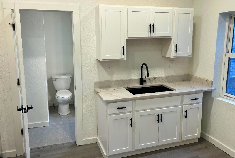 Building Photo - 309 Maple St