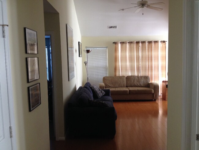 Foto del edificio - 4411 Silverbrook Ln