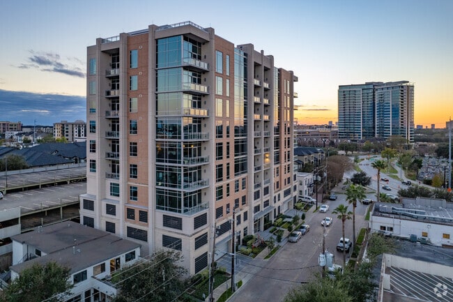 Building Photo - Riva at the Park
