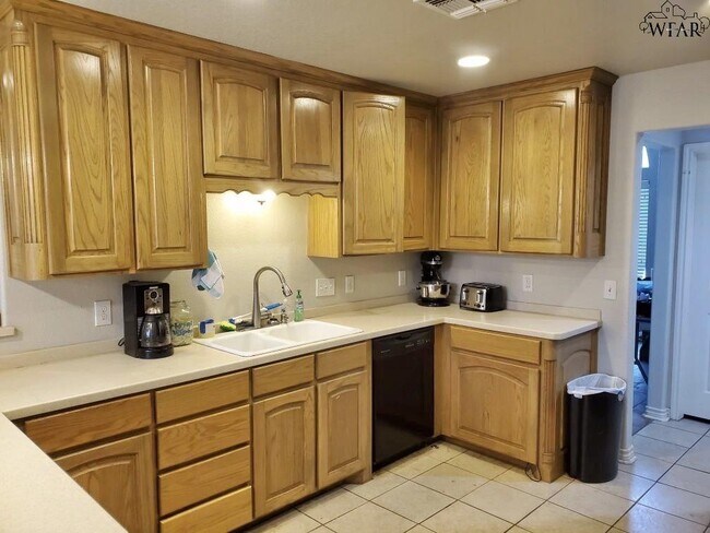Foto del edificio - 5801 Lerma Ln