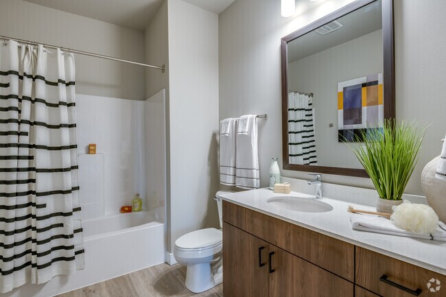 1 BR, 1 BA - 792SF - HUB13