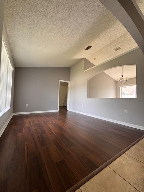 Foto del edificio - 2405 Lincolnshire Ct