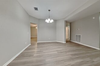 Building Photo - 9310 Wandsworth Dr