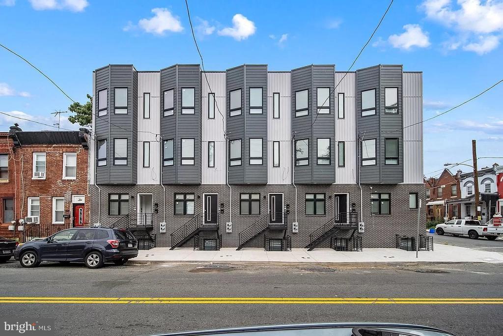 Primary Photo - 1305 W Clearfield St