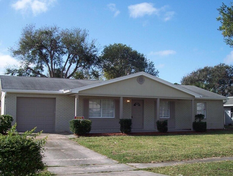 Foto principal - 967 Bucknell Place