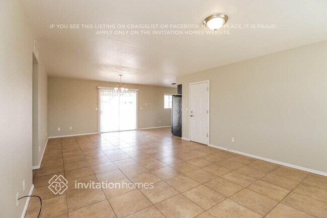 Building Photo - 1376 E 30th Ave