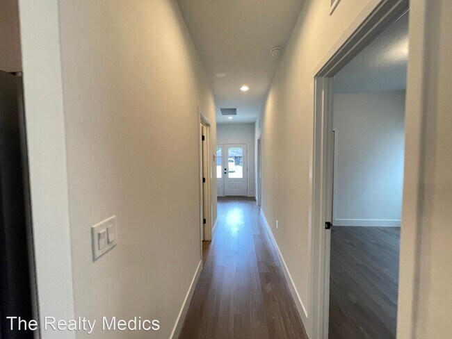 Foto del edificio - 4 br, 2 bath House - 571 Dixon Rd NW