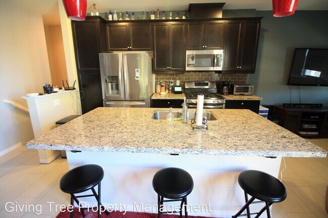 Building Photo - 5063 Waterview Way