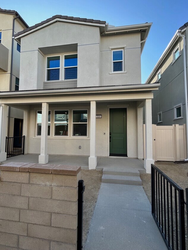 Foto principal - 310 Harvest Dr