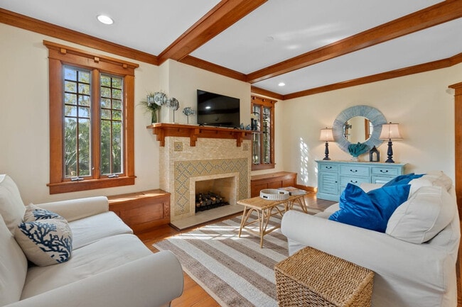 Building Photo - 16 1/2 Carrera Street-SI ID1281962P